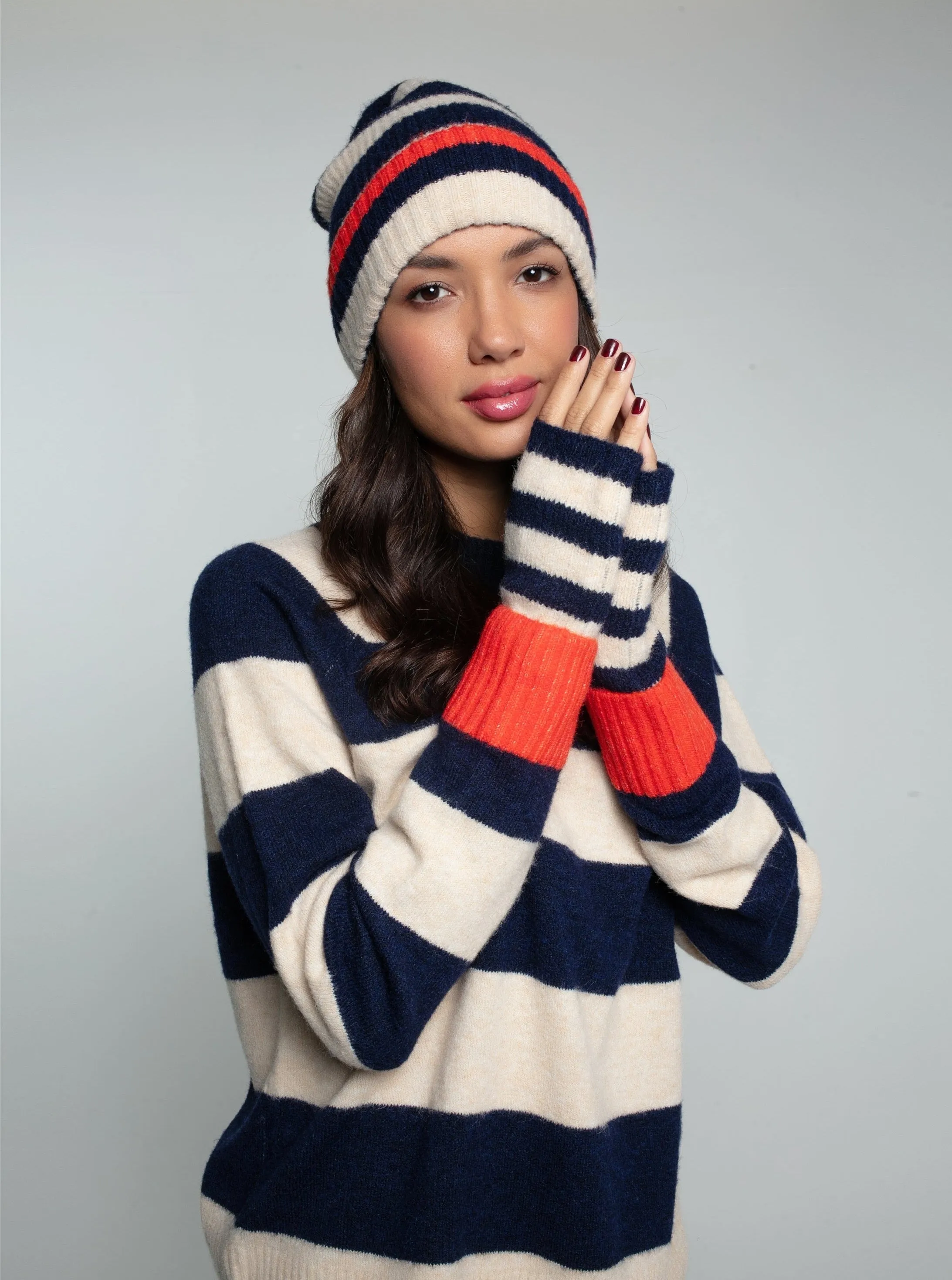 FARAH KNITTED STRIPE WRISTWARMER-NAVY