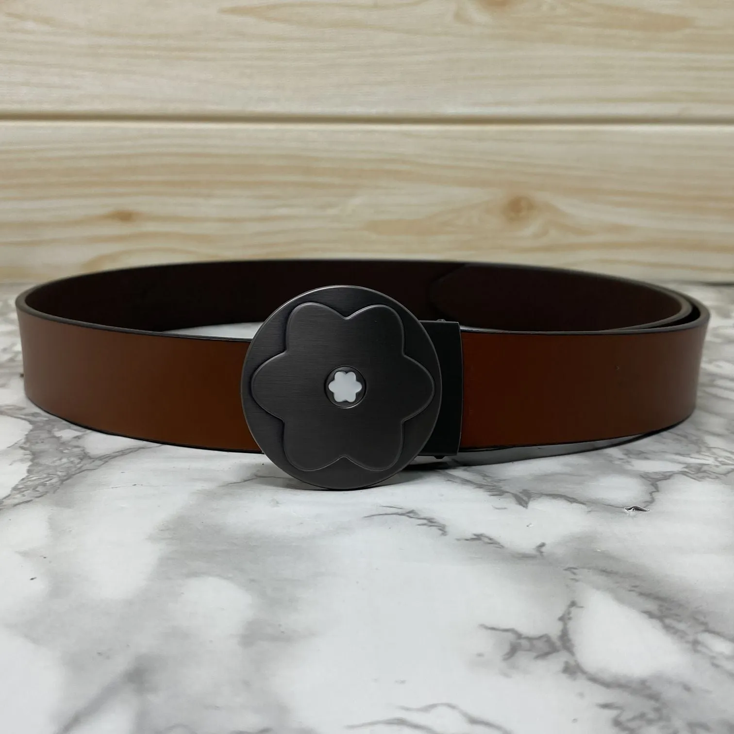 Flower Pattern Round Pin Buckle Leather Belt For Men-JonasParamount