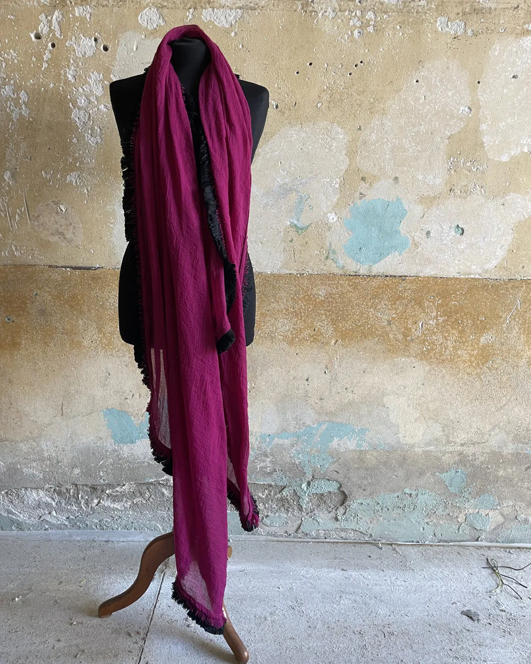 stunning fringed Scarf - Fuchsia