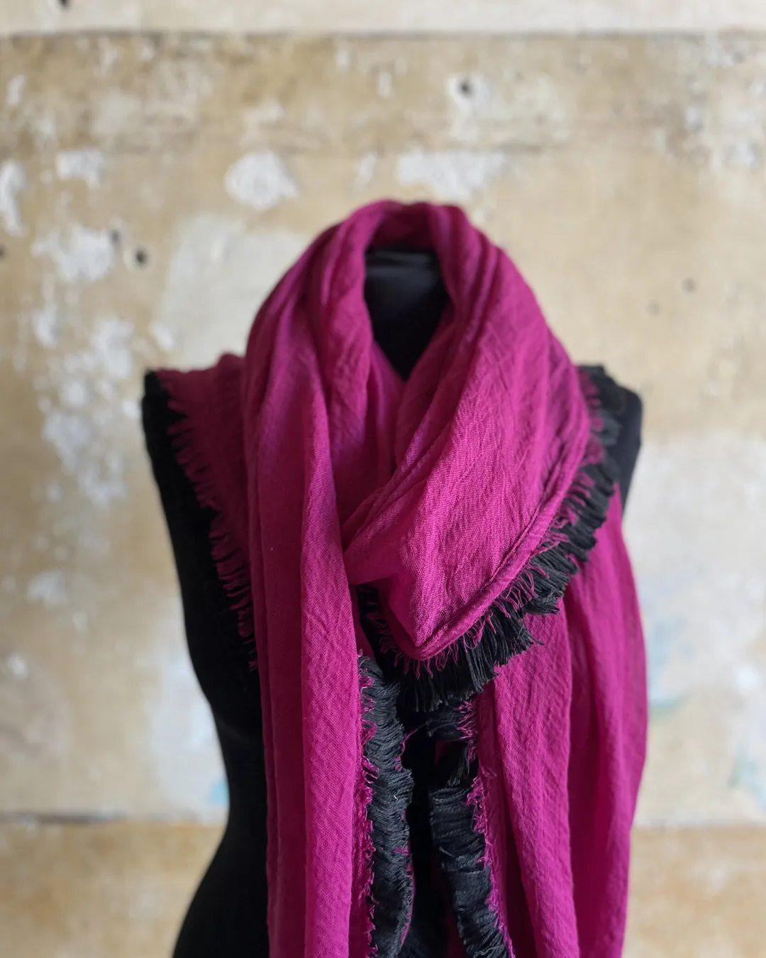 stunning fringed Scarf - Fuchsia